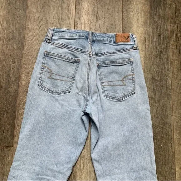 American Eagle Vintage Hi-Rise Jeans Size 2 Light Wash Distressed Ripped Holes - Picture 8 of 12